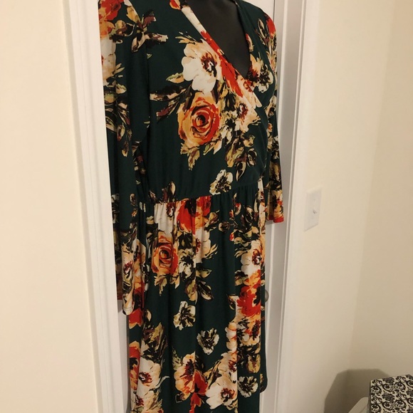 Sweet Lovely by Jen Long Sleeve midi soft stretch dress size 2X with pockets. - Picture 2 of 9